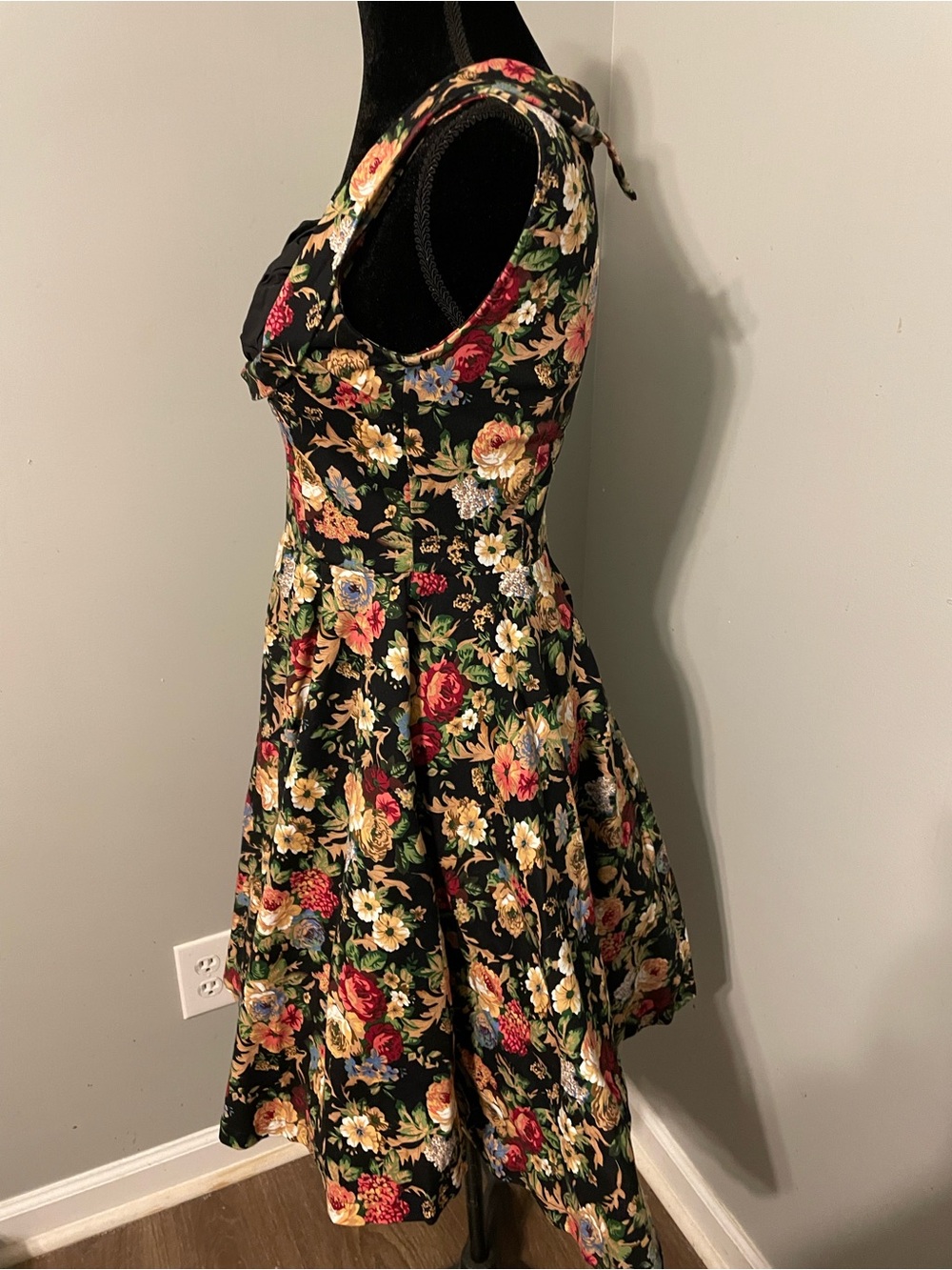 Lindy Bop Black Floral Retro Vintage-Style Midi Dress - Picture 3 of 7